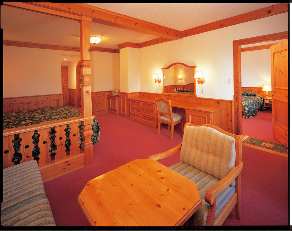 Junior Suite (4 Adults),1589326327:JPEG