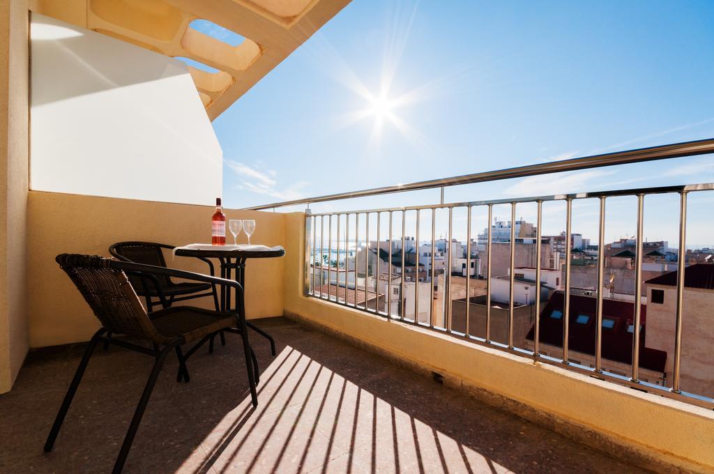 Habitación Doble Deluxe con balcón y vistas al mar