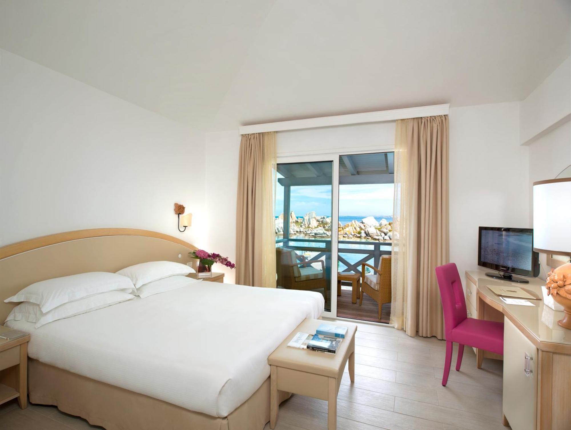 Tweepersoonskamer met Balkon en Uitzicht op Zee