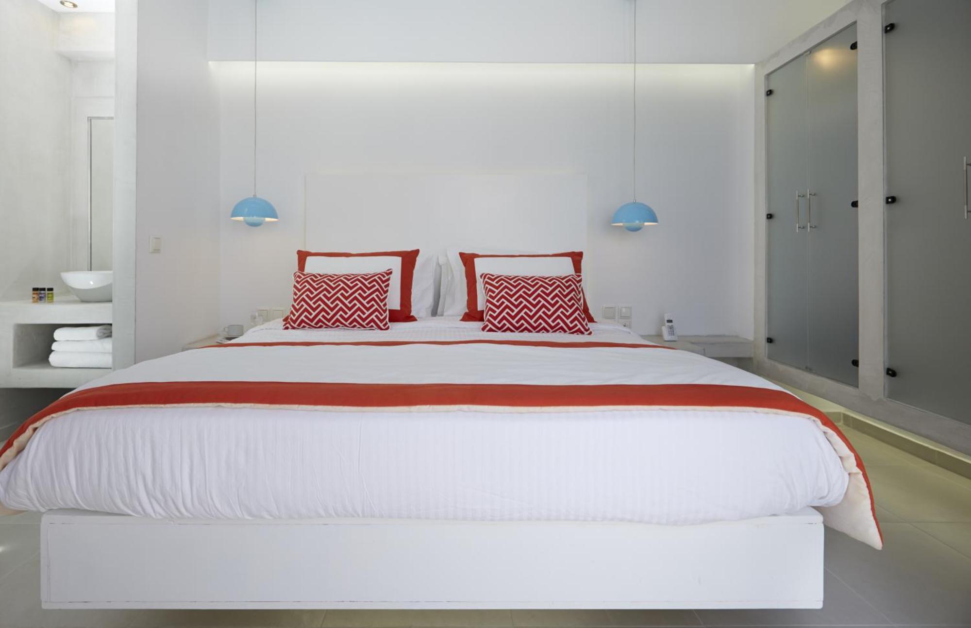 Honeymoon Suite Bebe