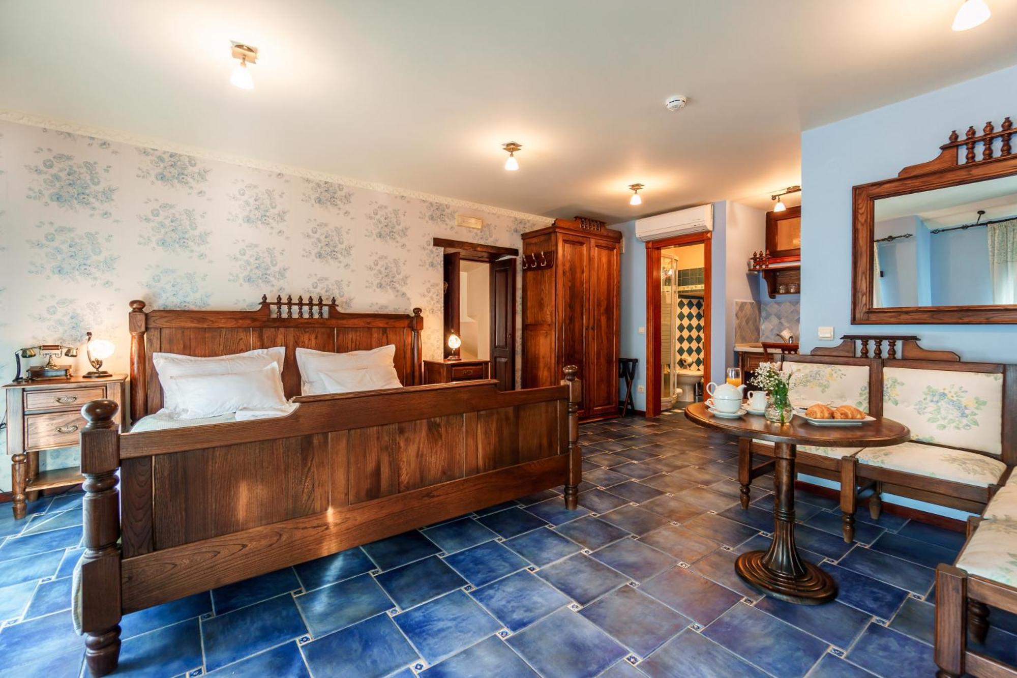 Family Suite,1588094950:JPEG