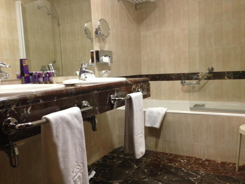 Standard Double Room,64746322:JPEG