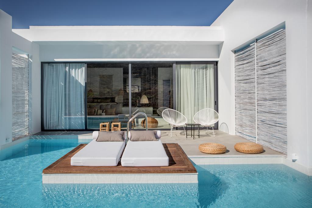 Split-level Suite