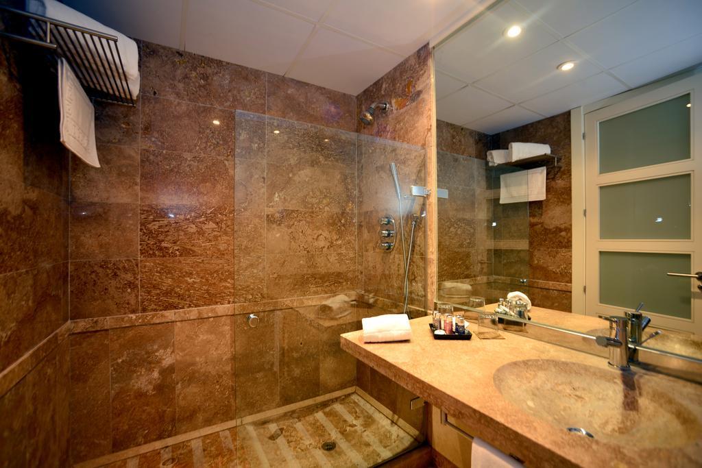 Luxury Two-Bedroom Apartment