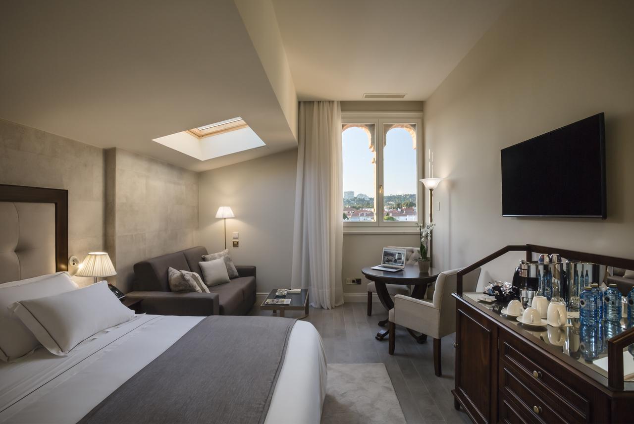 Attic Room with Garden View