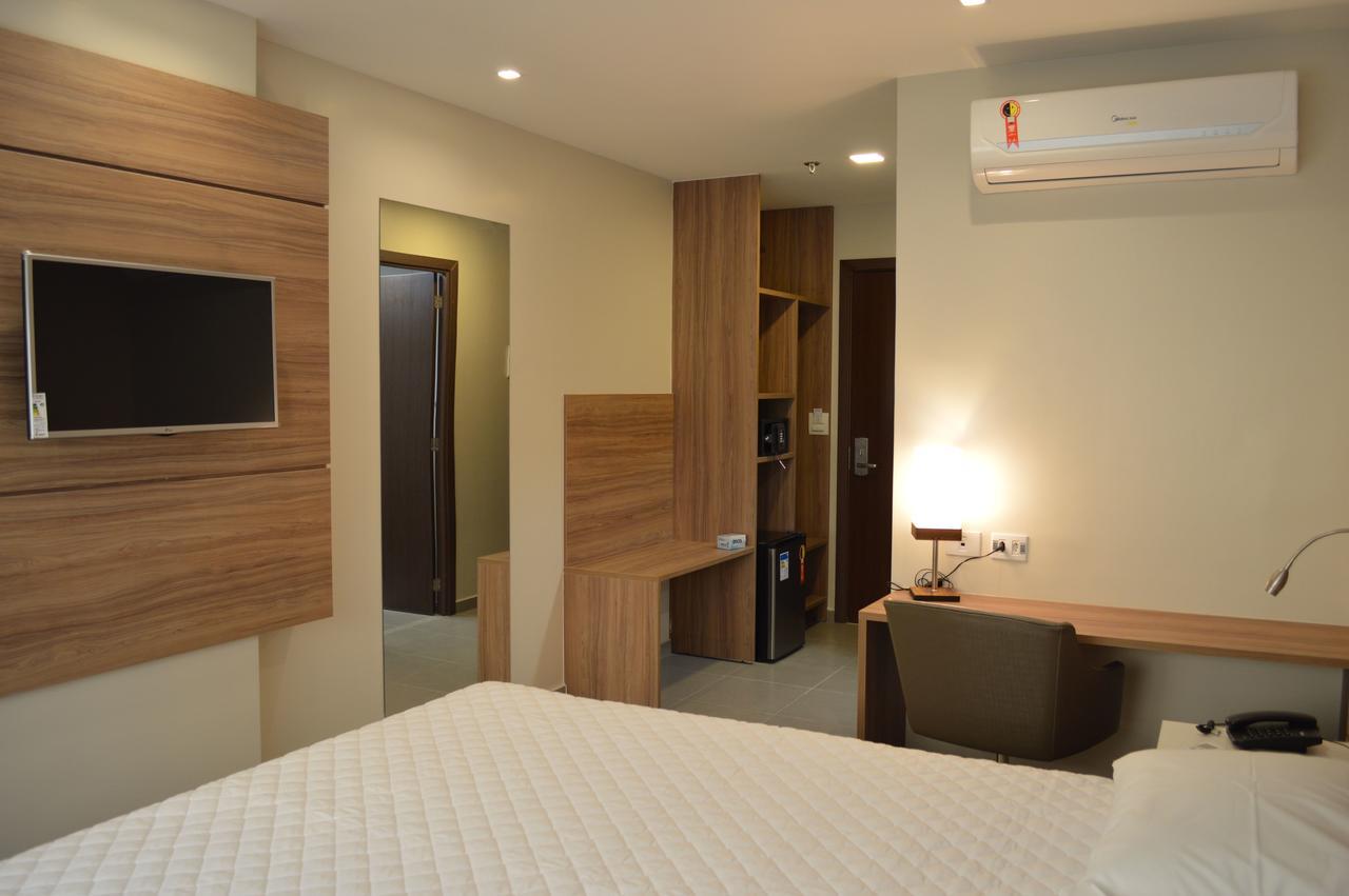 Standard Double 1 Queen Bed