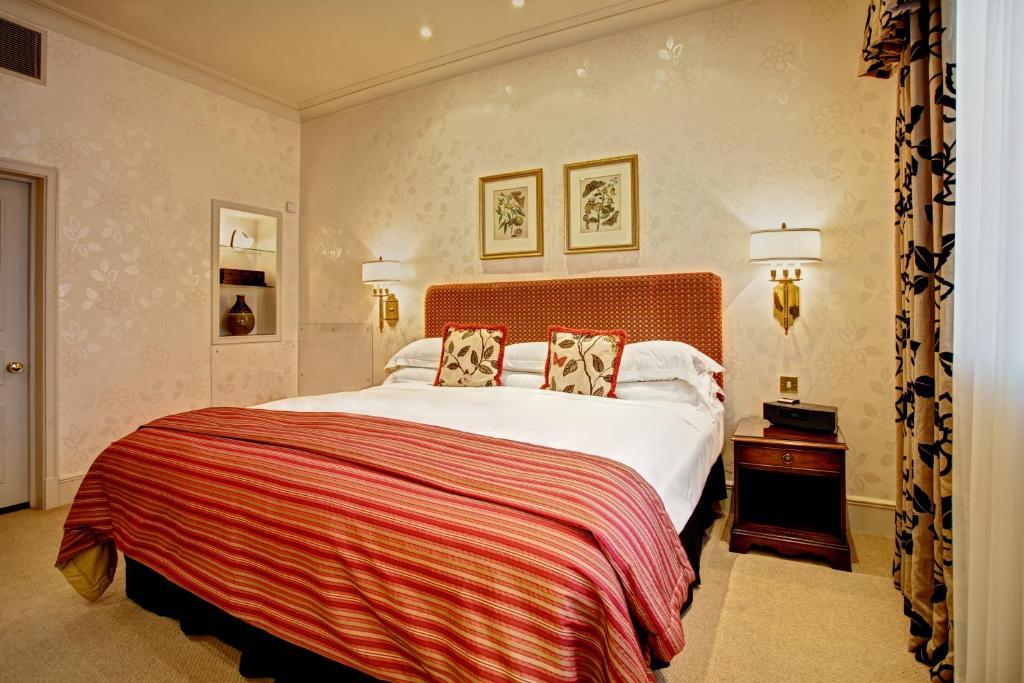 Superior Zimmer mit Kingsize-Bett