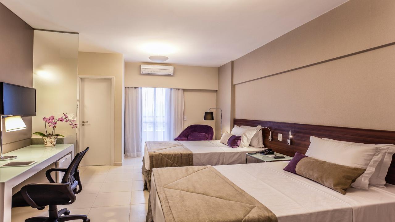 Quarto com 2 Camas de Solteiro