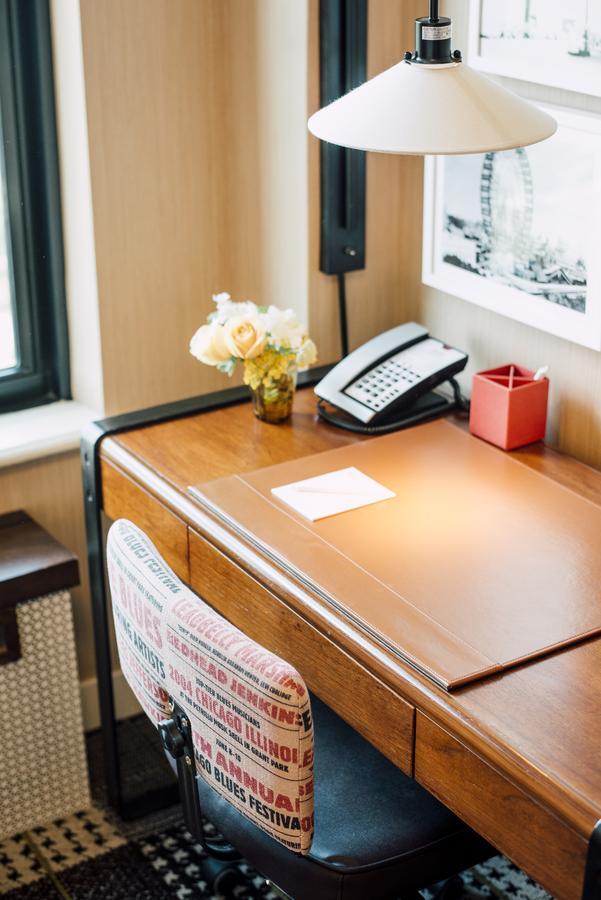 Doppelzimmer mit 2 Doppelbetten und Parkblick