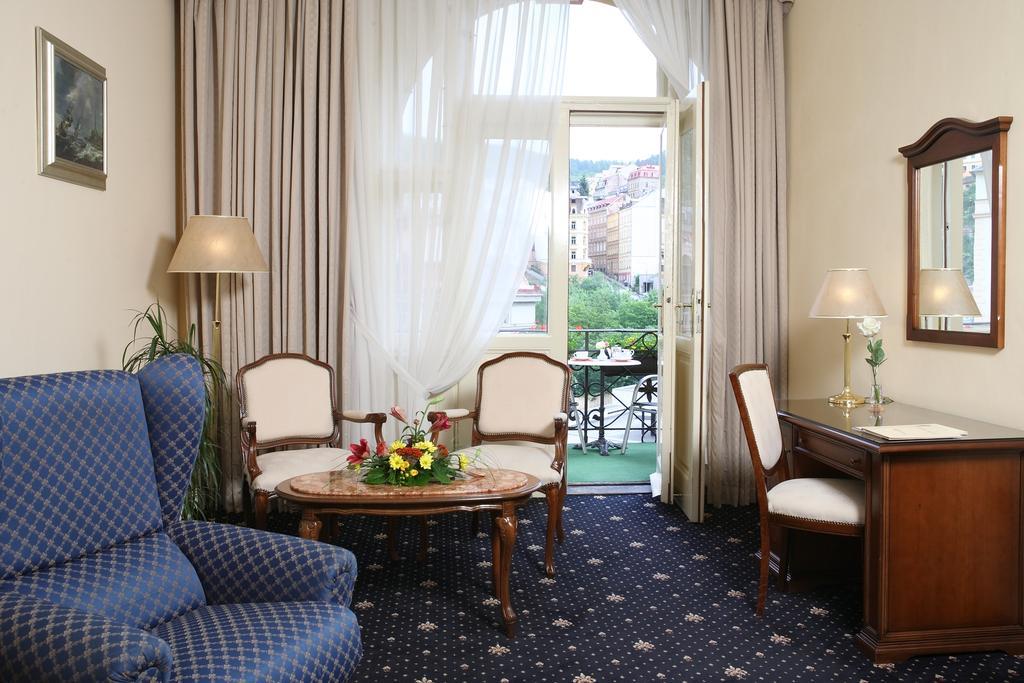 Deluxe Double Room with Balcony,655846632:JPEG