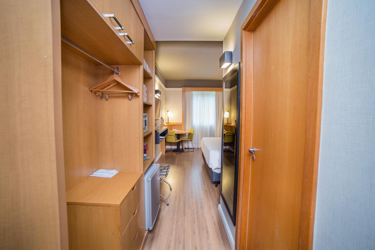 Deluxe Room,1220811856:JPEG