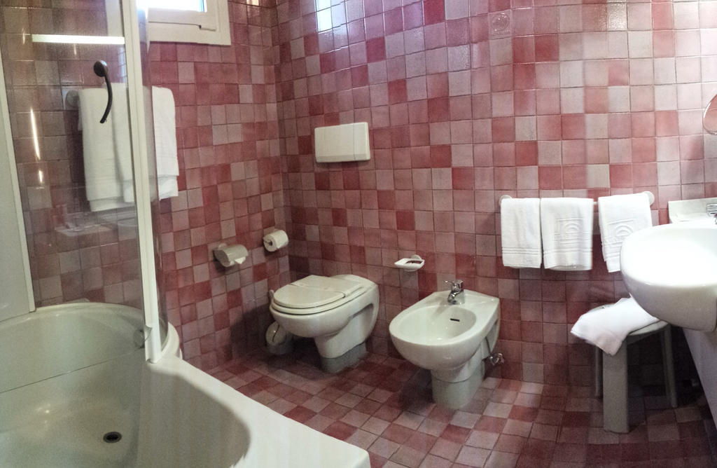 Deluxe Double Room,1773678268:JPEG