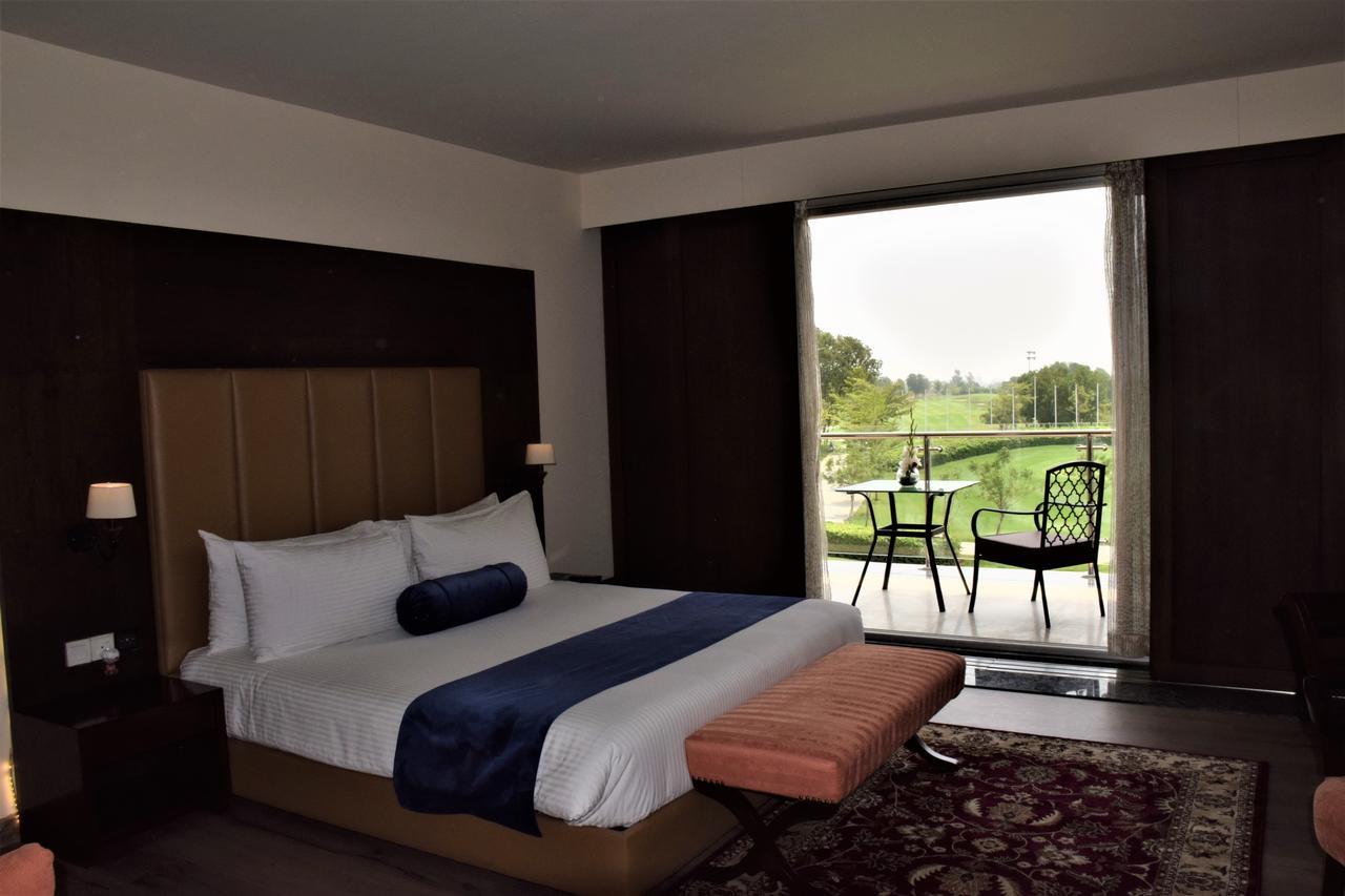 Deluxe Double Room,666816426:JPEG