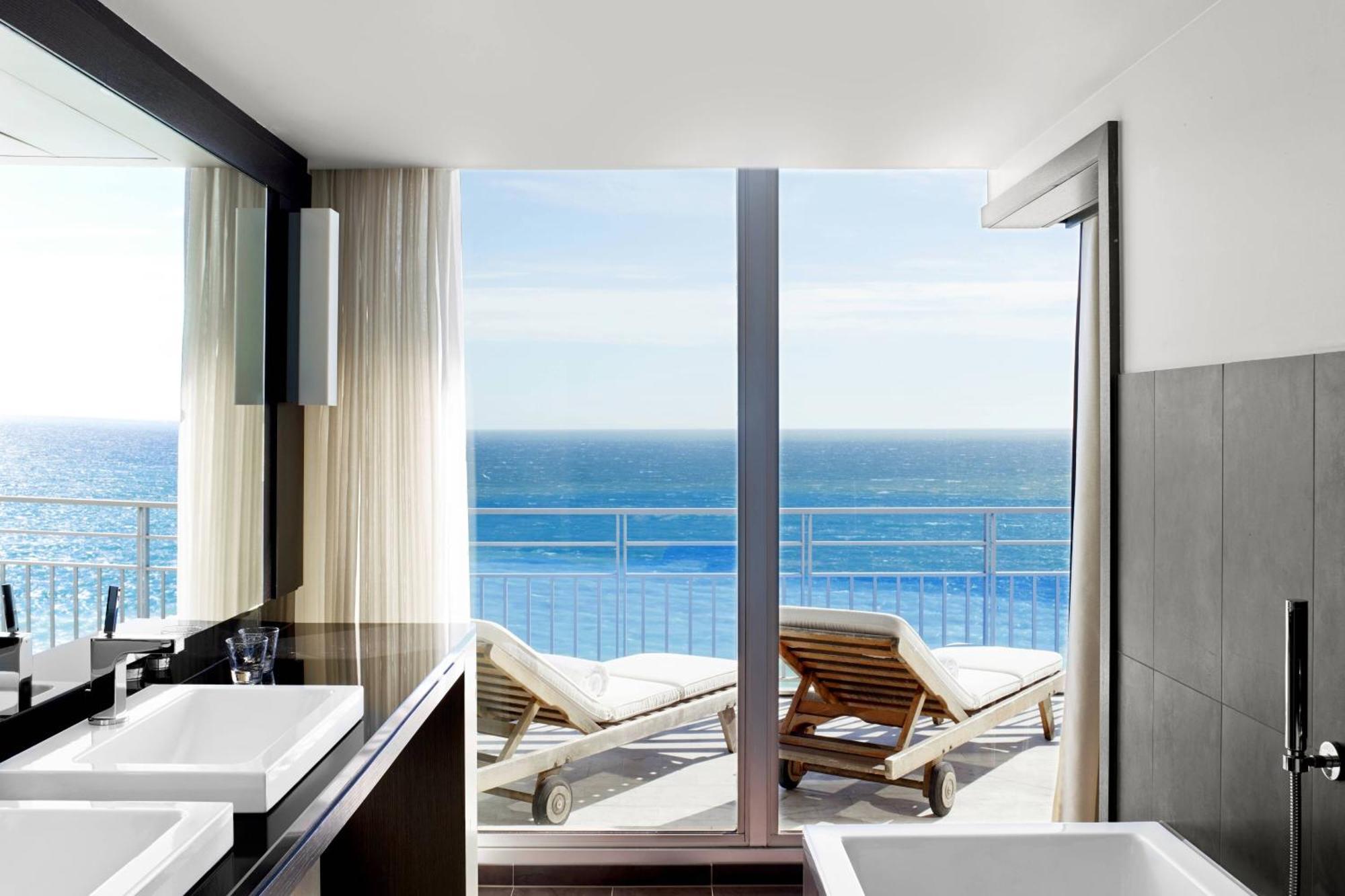 Suíte Júnior com Cama King-size e Vista do Mar
