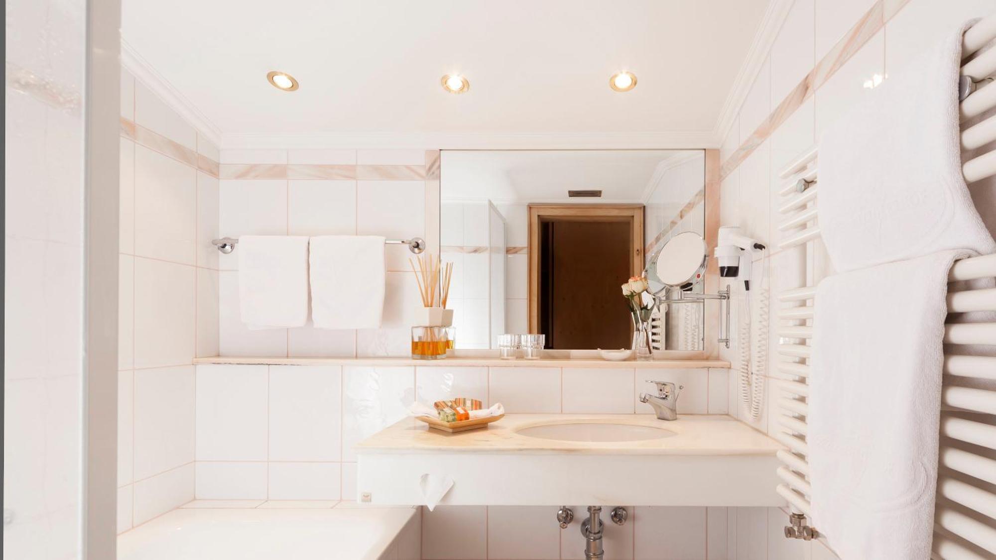 Doppelzimmer mit Balkon