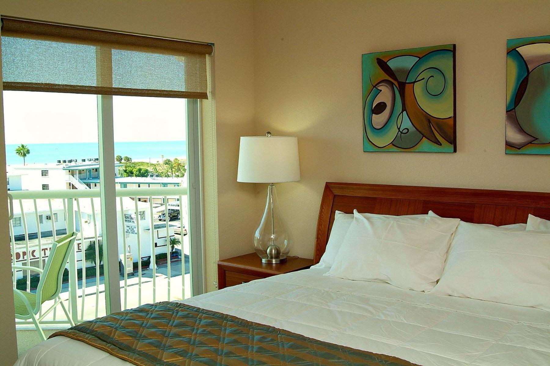 Two-Bedroom Suite Balcony Pool View,62891296:JPEG