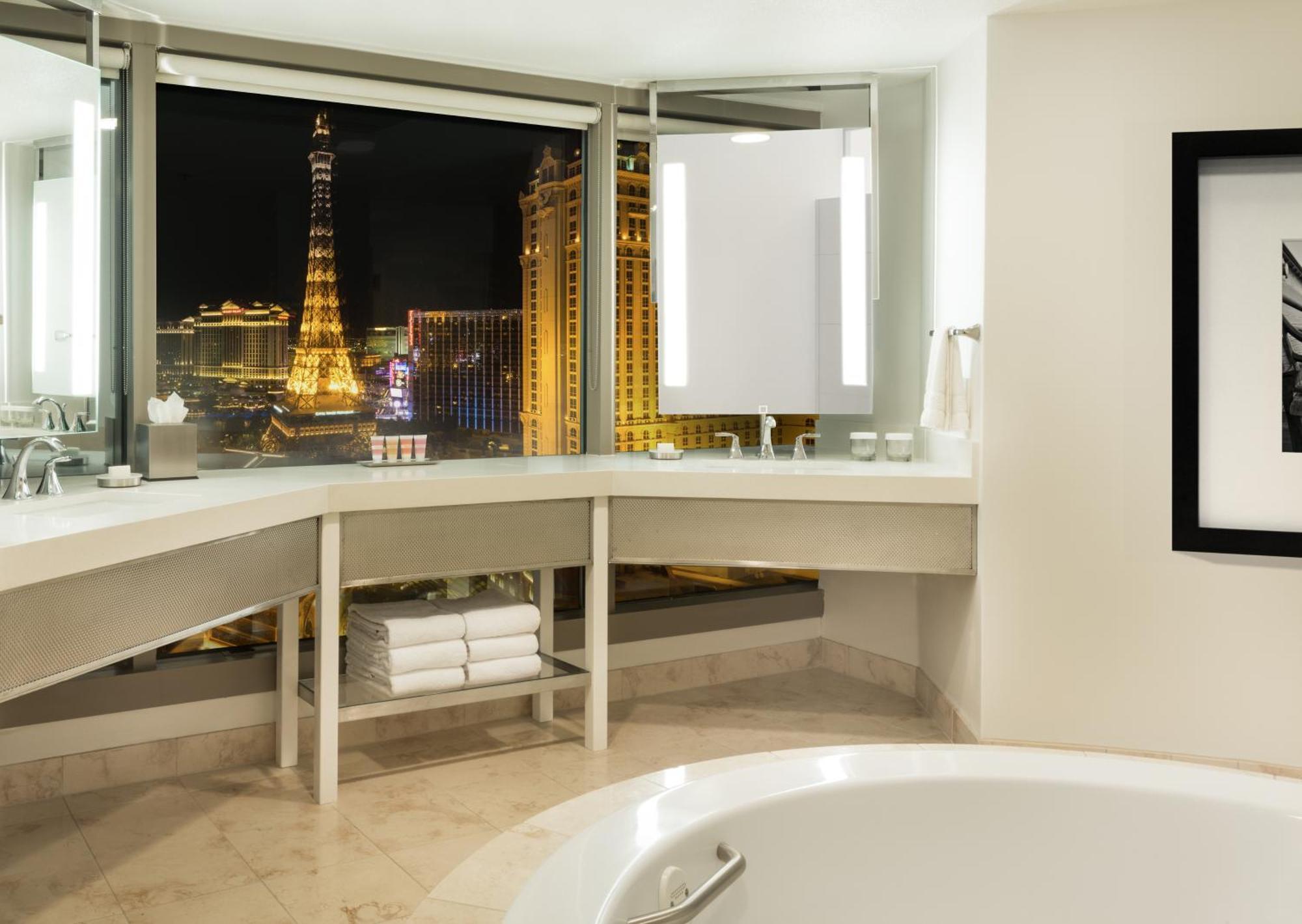 Suite Ultra Hip Strip com 1 Cama King-size - Não Fumador