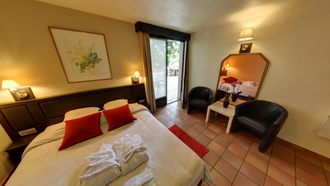 Chambre Double - Vue sur Piscine