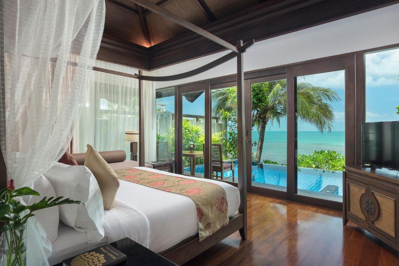 Villa con piscina y vistas al mar - Frente a la playa