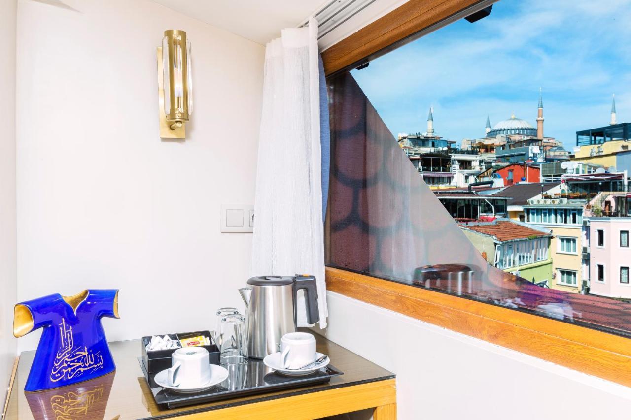 Dreibettzimmer mit Balkon