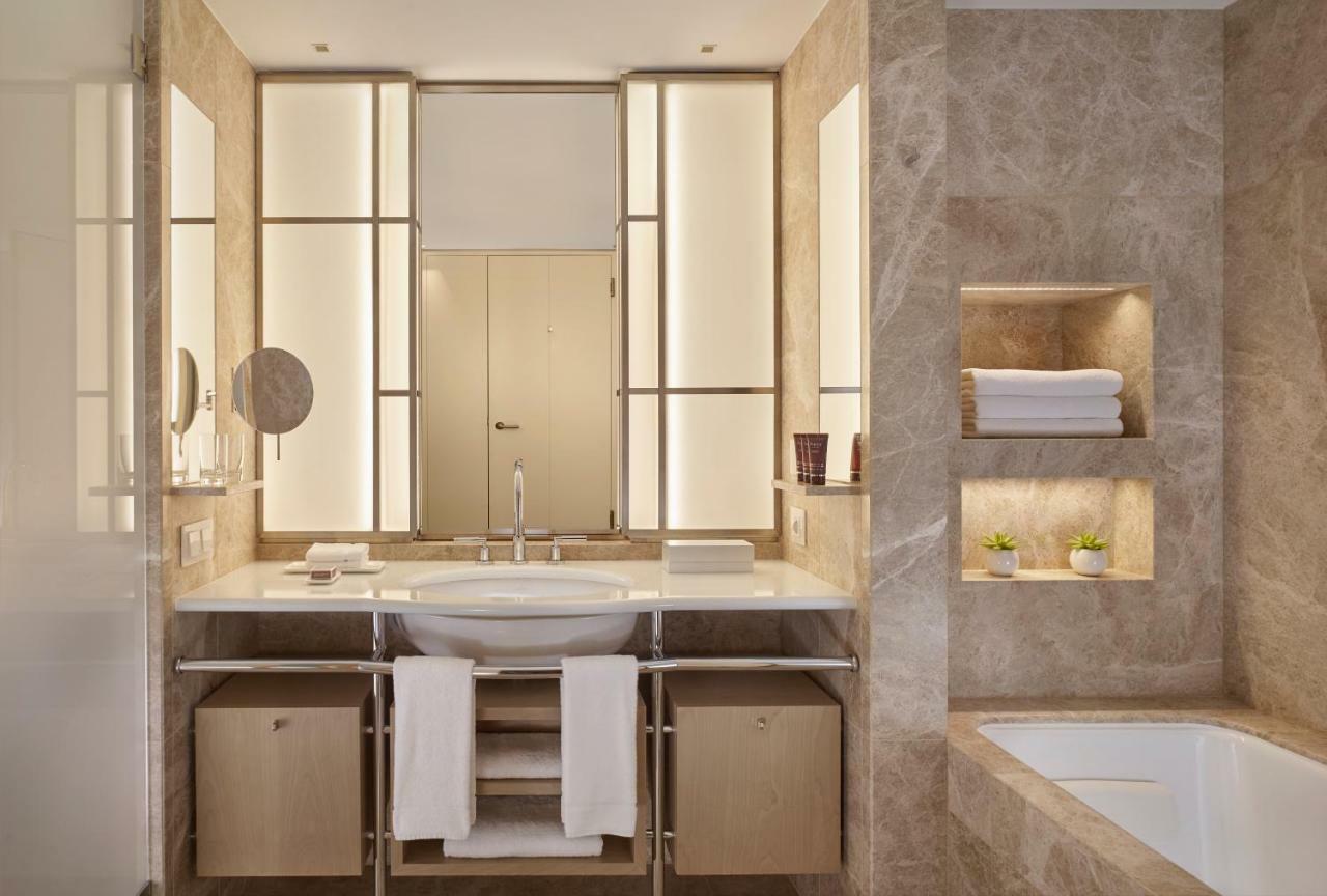 Executive King Suite
