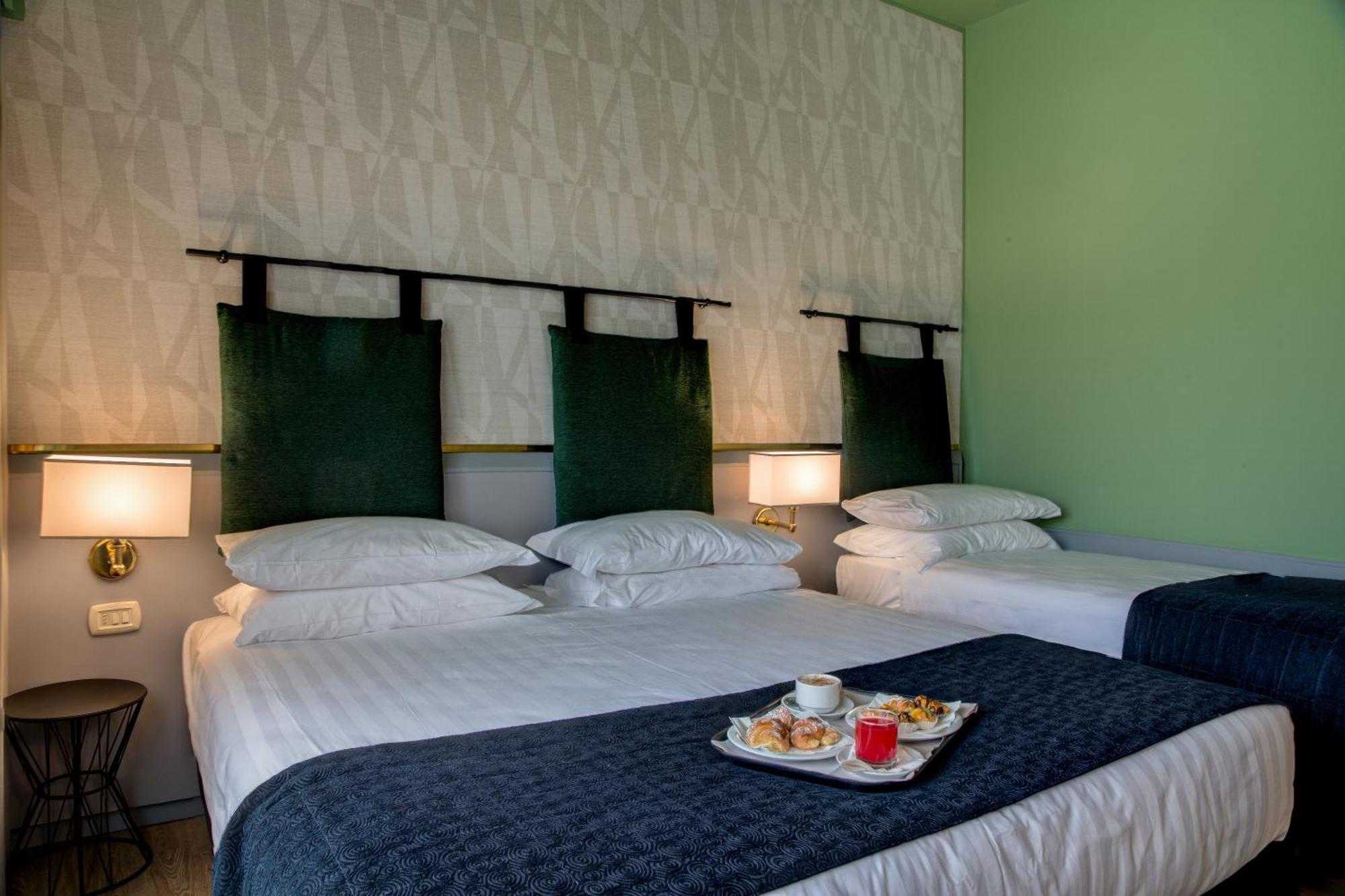 Classic Queen Room Single Bed,850149434:JPEG