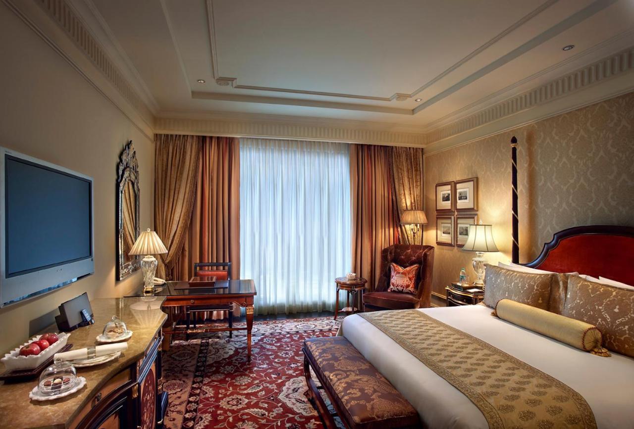 Royal Club Room with Airport Transfers & Lounge Access including cocktail hours. 2 hours guaranteed early check in and late check out,1277655574:JPEG