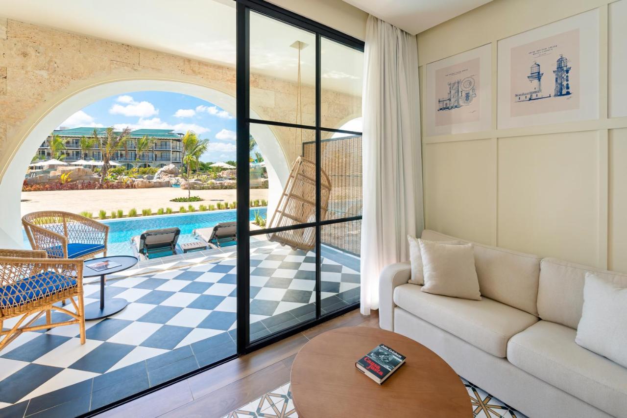 El Beso Junior Suite Swim Up