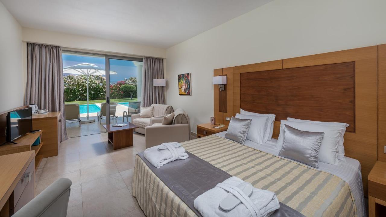 Junior Suite con Piscina Privata e Vista Giardino