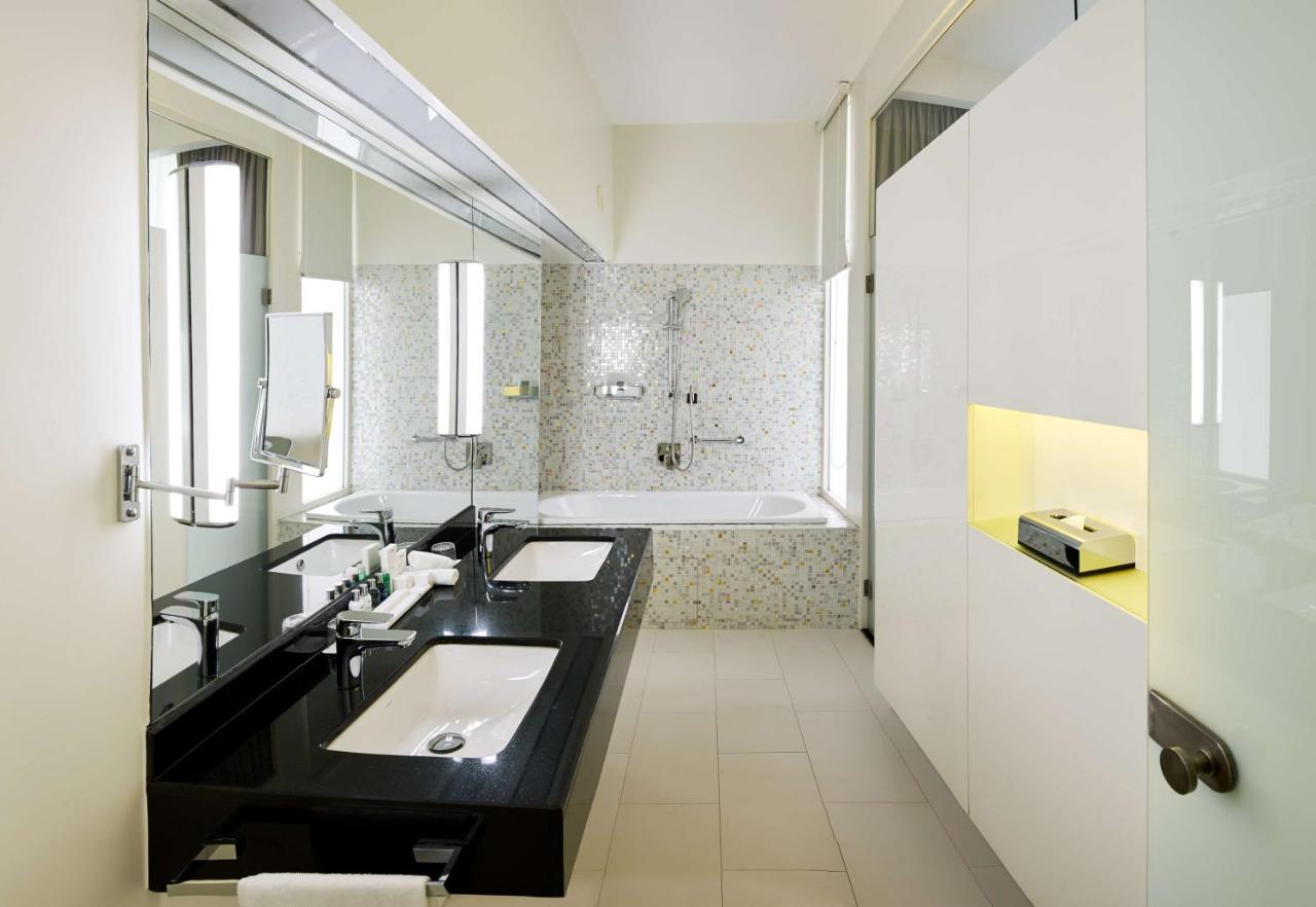 Chambre Exécutive avec Balcon et Accès au Salon