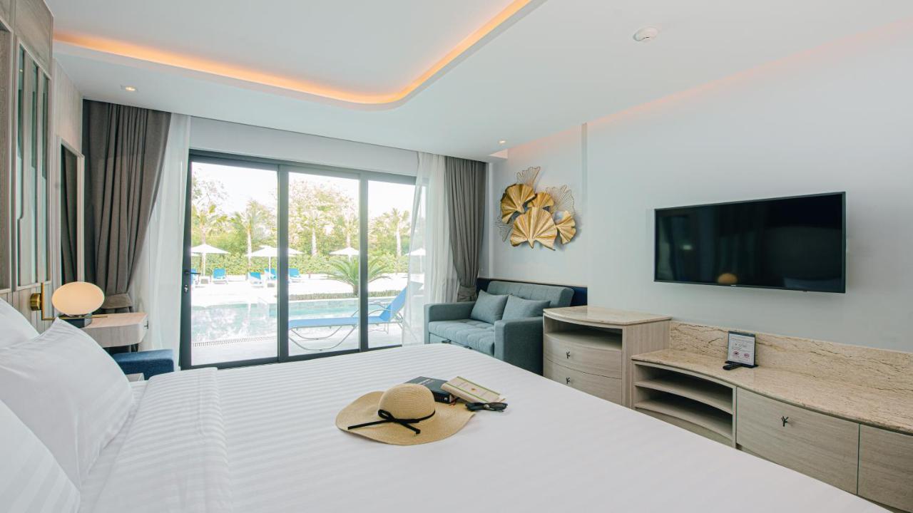 Deluxe Double or Twin Room with Pool Access