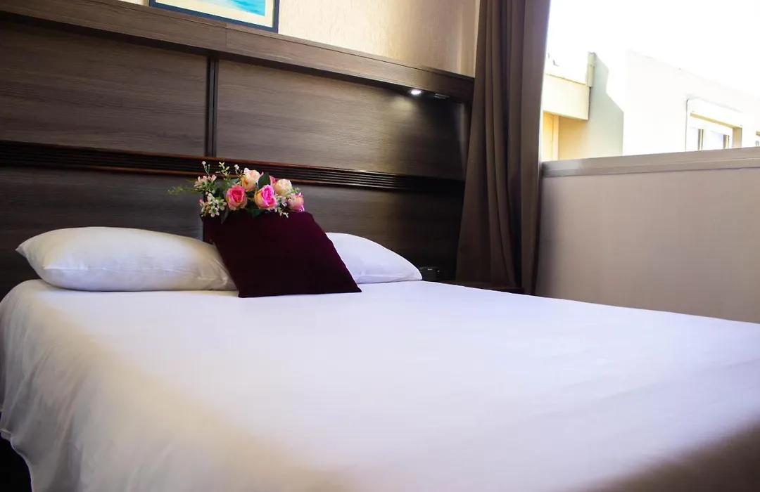 Hotel Le Paris-1