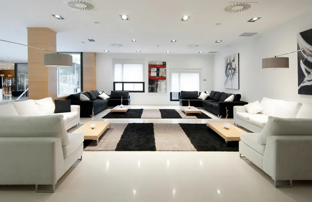 Hotel Zentral Ave-1
