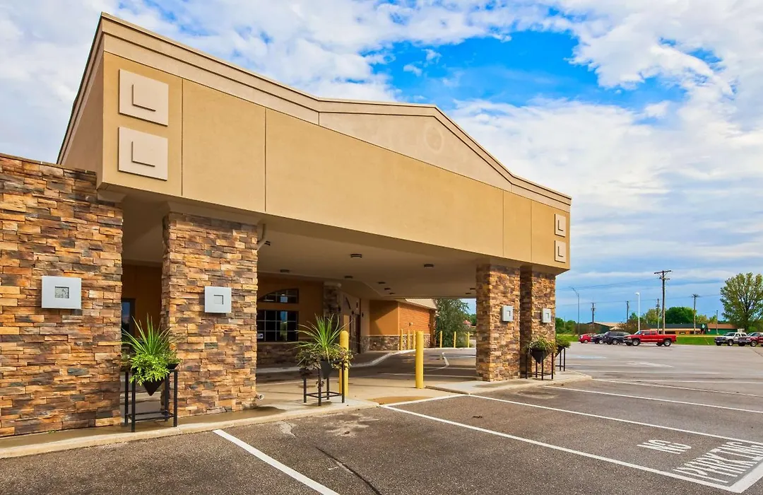 Crossroads Hotel & Event Center-1