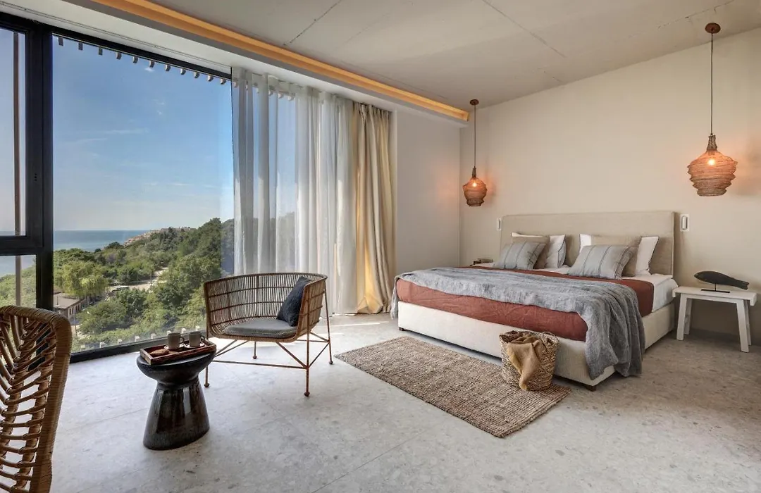Umani Hotel - Free Beach - Free Parking-1