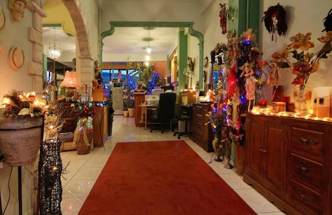Hotel Varonos-1