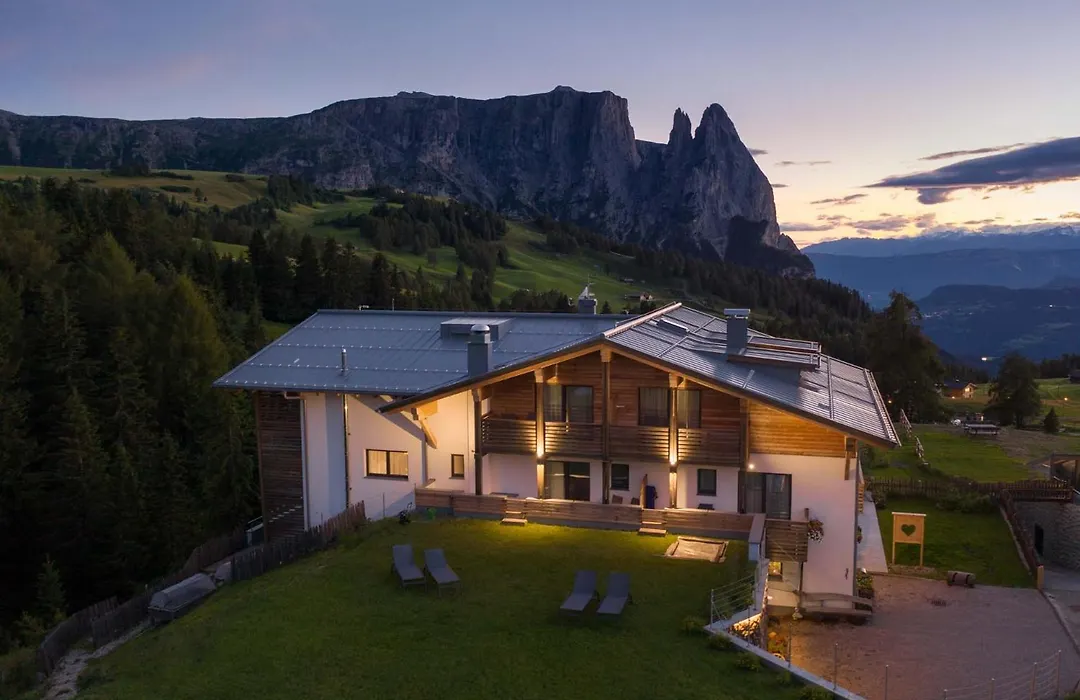 Hotel Chalet Dolomites-1