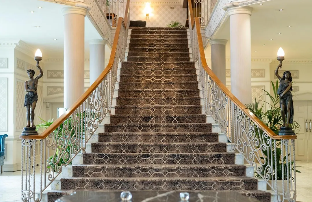 Clanree Hotel & Leisure Centre-1
