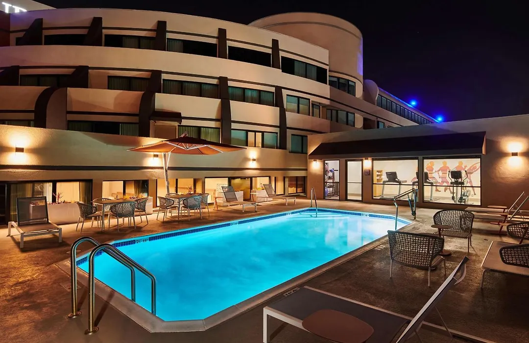 Doubletree By Hilton Fullerton-1