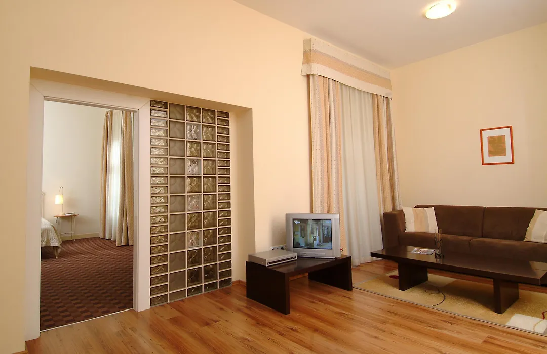 Mamaison Residence Izabella Budapest-1