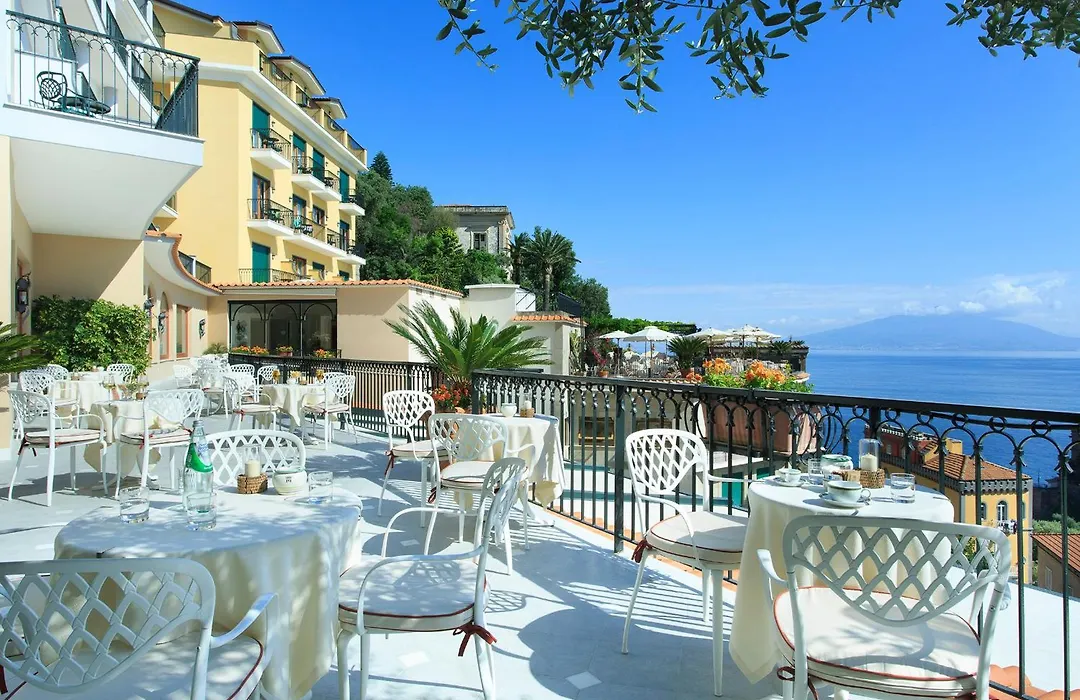 Grand Hotel Capodimonte-1