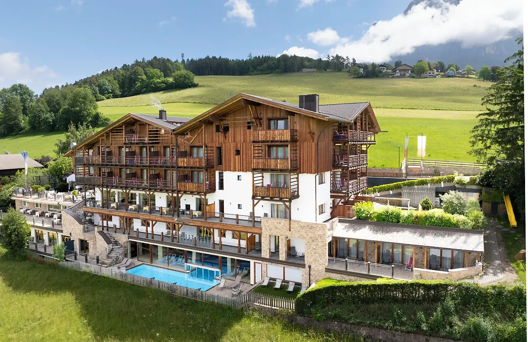 Hotel Emmy - Five Elements-1