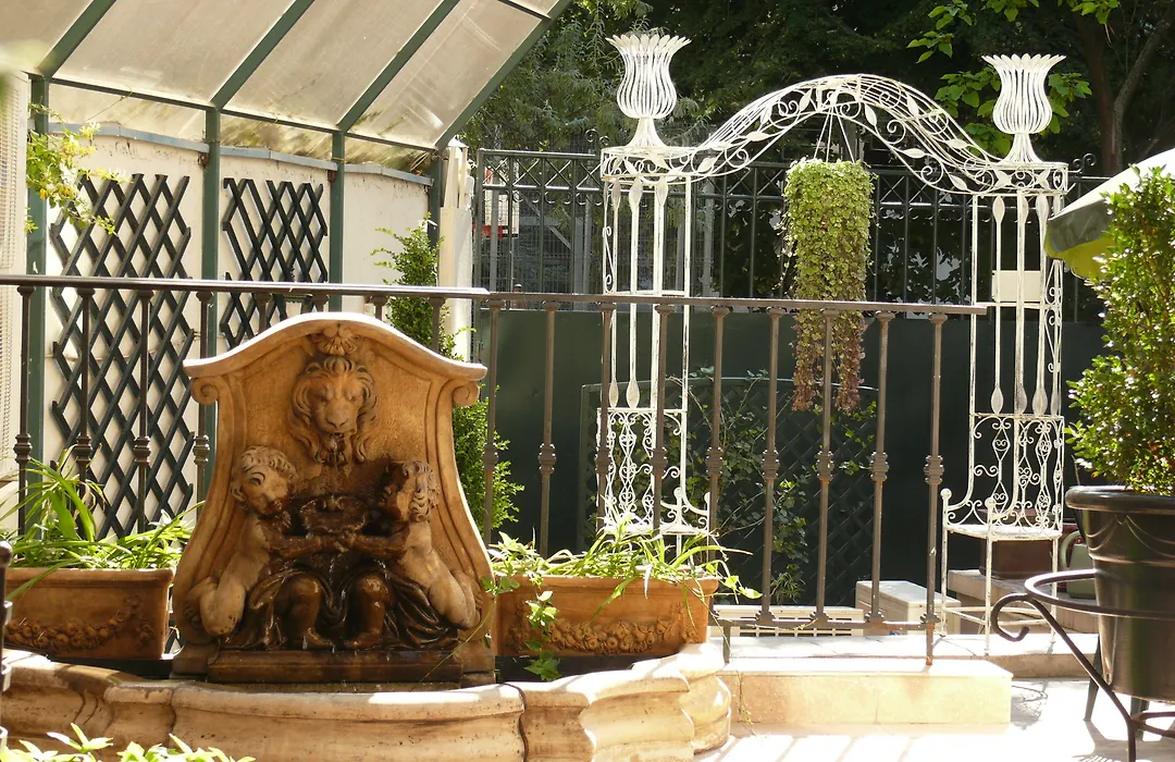 Arc De Triomphe Apartments-1