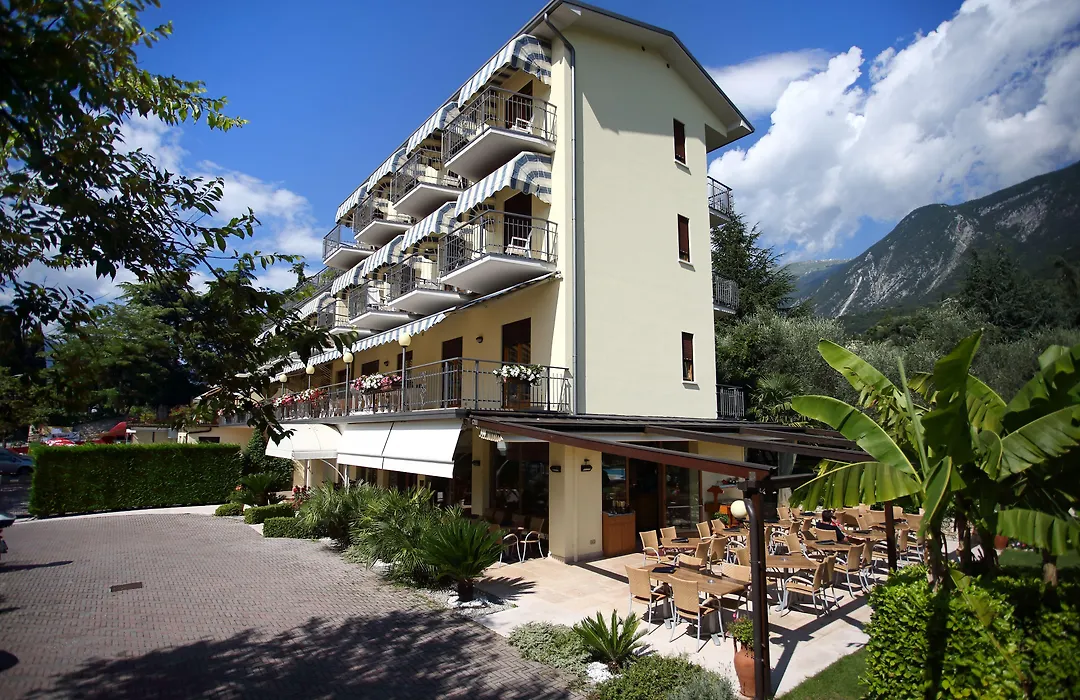 Eco Hotel Benacus-1