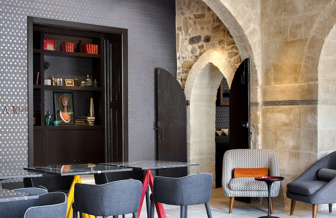 Boutique Hotel Des Remparts & Spa-1