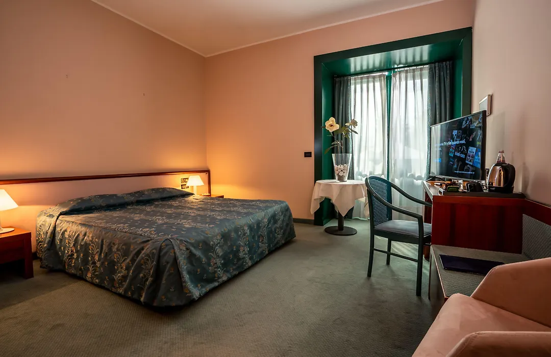 Hotel Diana-1