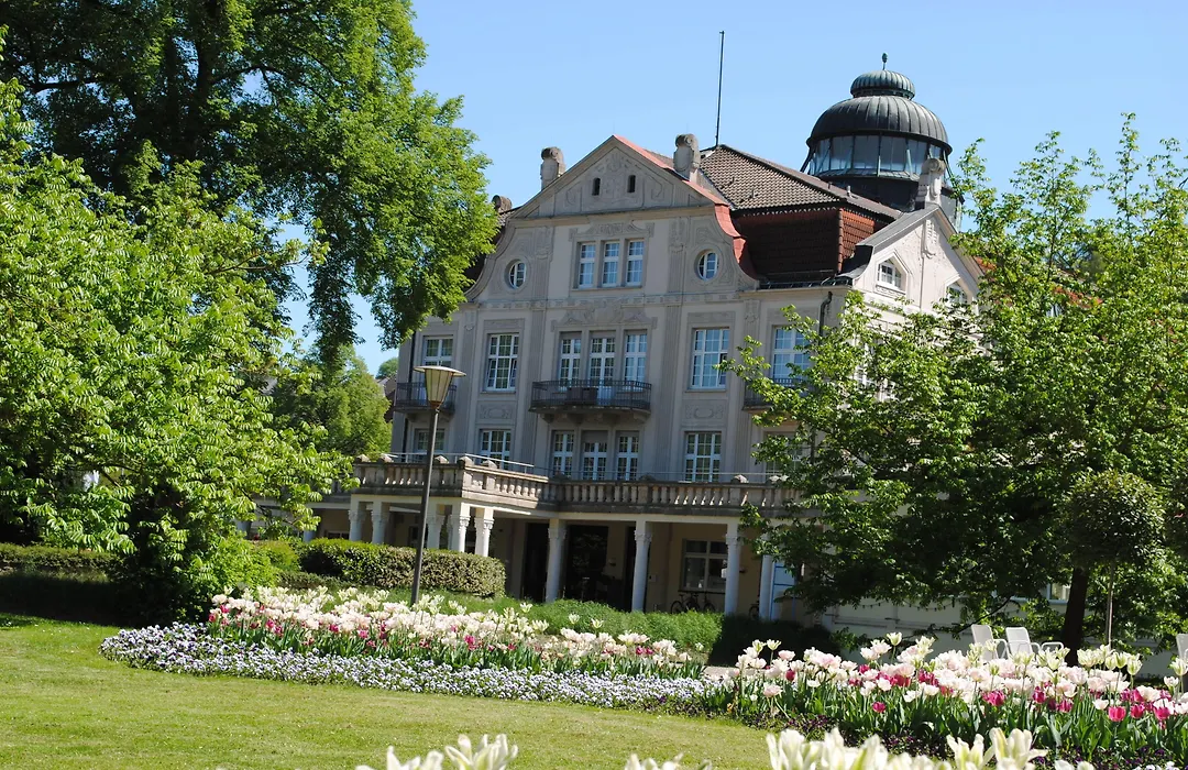 Hotel Badehof-1