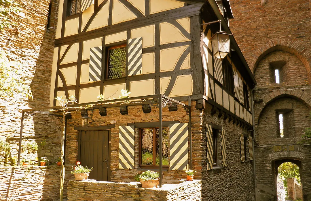 Burghotel Auf Schoenburg-1