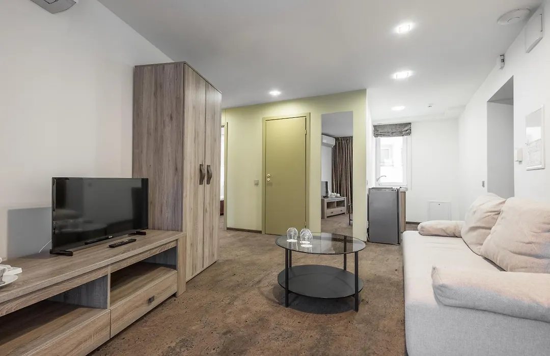 Hof Apartments - Self Check-In-1
