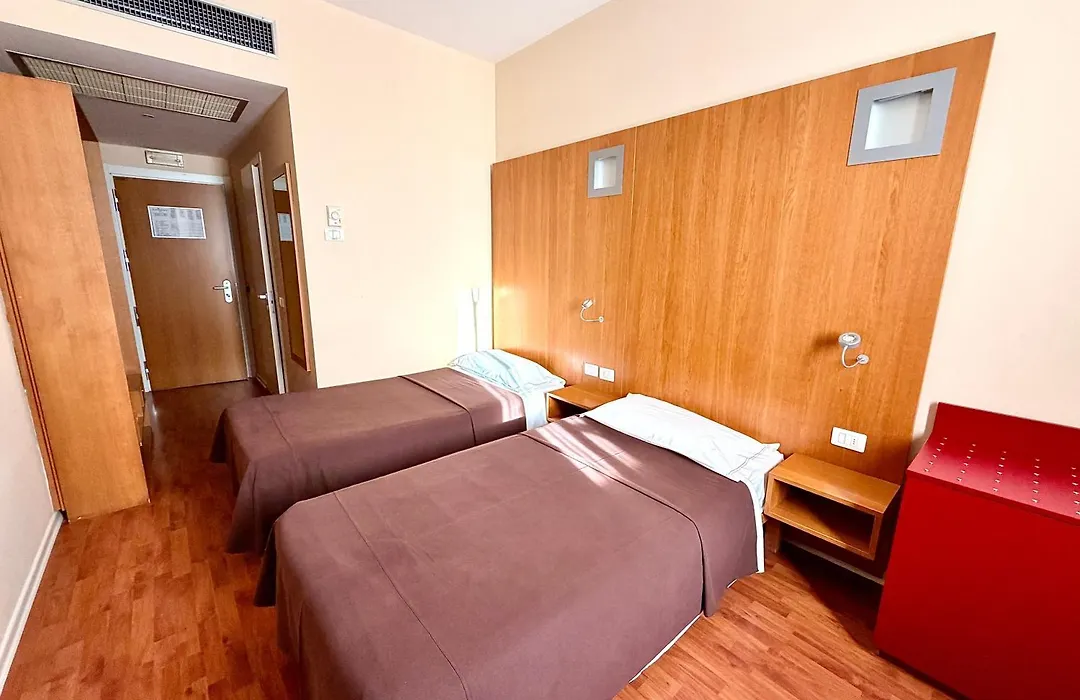 Executive Hotel-1